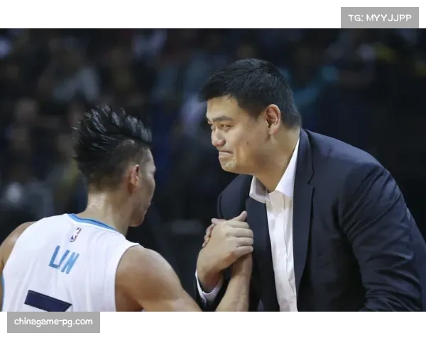 “特写：在更衣室与训练场之间——黄蜂主帅克利福德如何应对执教生涯最艰难一季”